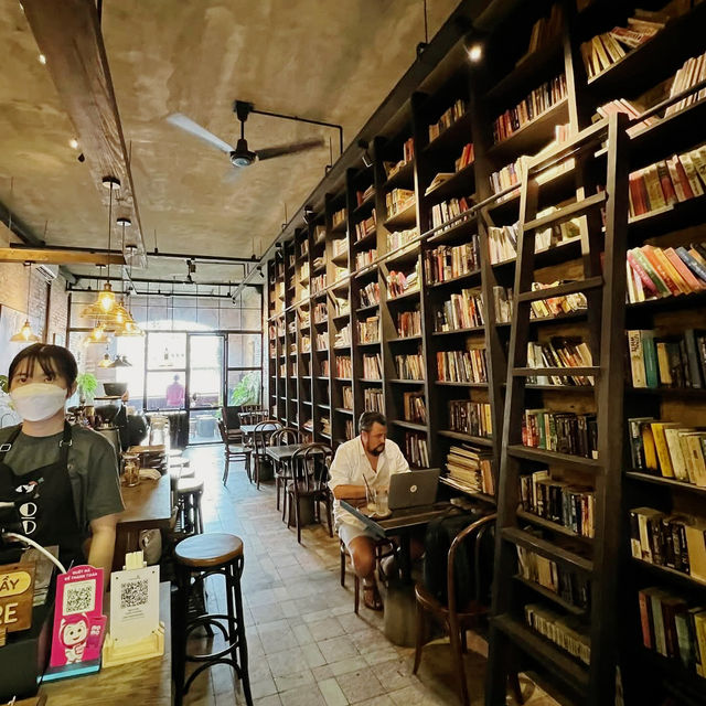 Urban Vibes at Soo Kafe Ben Thanh