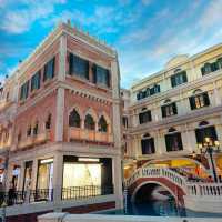 Enchanting Night Stroll Through Macau's Taipa & Cotai: A World of Lights and Landmarks 🌙✨