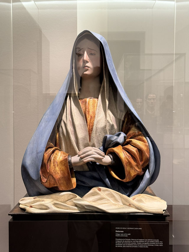 Fall into the embrace of arts around palm trees in Malaga