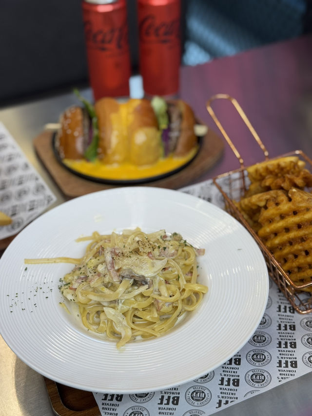 元朗都有好嘢食 芝士瀑布漢堡