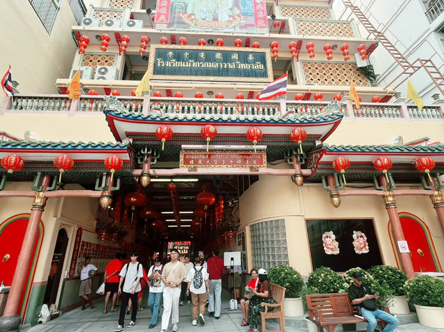 泰國曼谷著名步行街寺廟景點：龍蓮寺,以中式佛教寺廟，適合拍照打卡觀光旅遊！ 