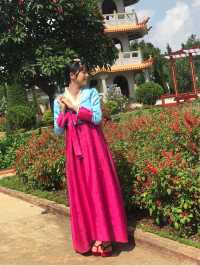 A dress-up day with good food and beautiful gardens 