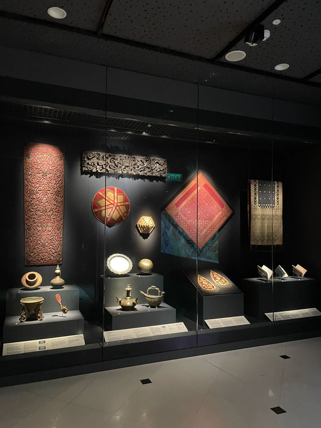 🇸🇬 Singapore Museum Surprise: Peranakan Vibes!