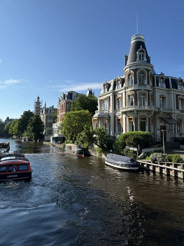 Andaz Amsterdam Prinsengracht: A Whimsical Luxury Stay in the Heart of the City 
