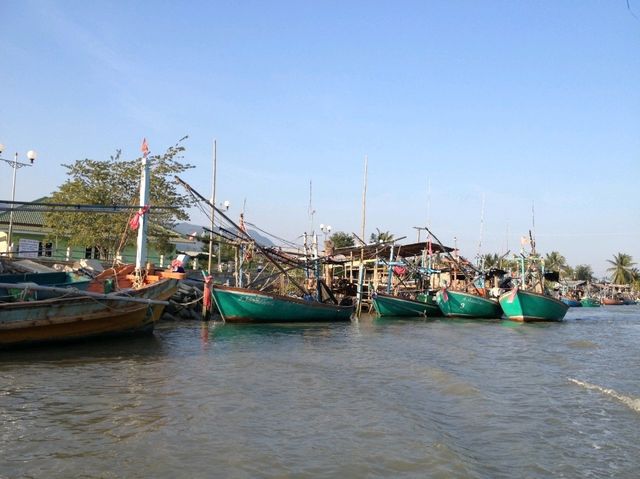 ล่องเรือคลองเขาเเดง
