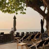 Hidden Lab • Bangsaen, Chonburi  🌊🕍🌅🌸🥂 