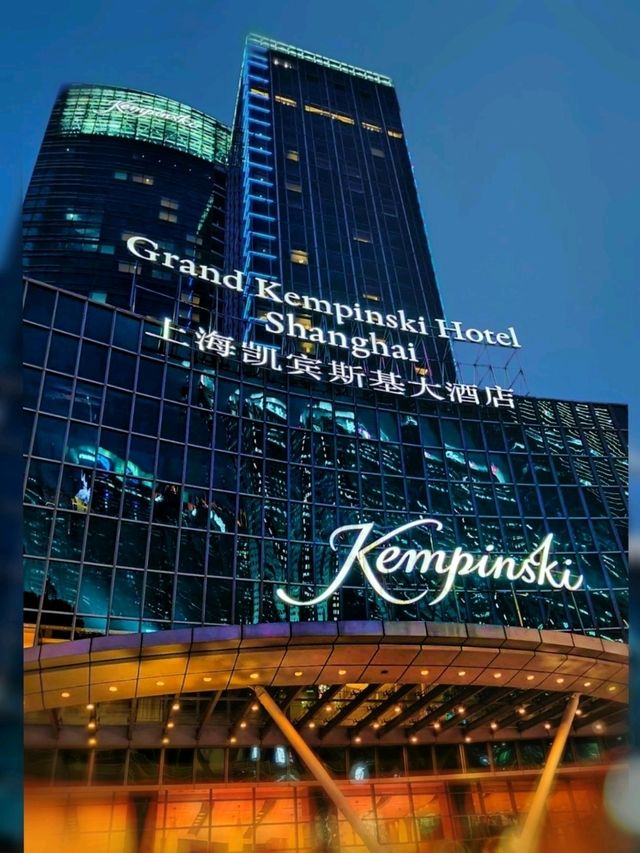 Grand Kempinski Hotel Shanghai, experience good food, stunning views & comfortable accommodation. 