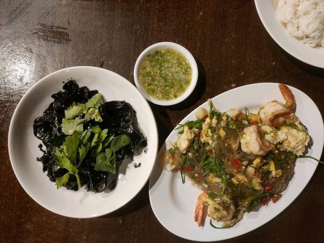 ร้านดังเป็นกระแส อาหารทะเลสด ย่านเลียบด่วน