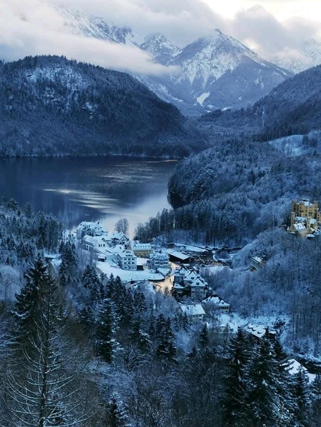 Hohenschwangau: A Sustainable Journey Through Castles and Alpine Beauty