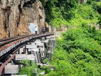 เดินชมวิวแม่น้ำแควบนสะพานรถไฟสายมรณะ 🗣️