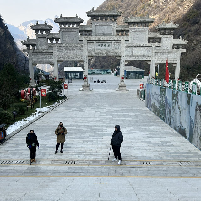 🏔️ Conquering Mount Huashan: A Day of Thrills, Chills & Unforgettable Views! 😱🚡