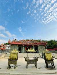 Guardian Spirits by the Stream: A Visit to Qiguan Mengling Temple