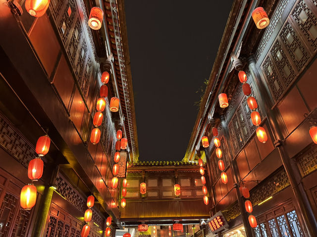 Jinli After Sunset: Where Red Lanterns, Ancient Alleys & Instagram Dreams Come Alive!