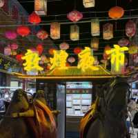 敦煌夜市砍價技巧：駝絨圍巾與木雕畫