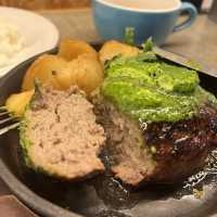 【東京🗼】1人でも気軽に入れるビアバーのハンバーグランチ🍽️