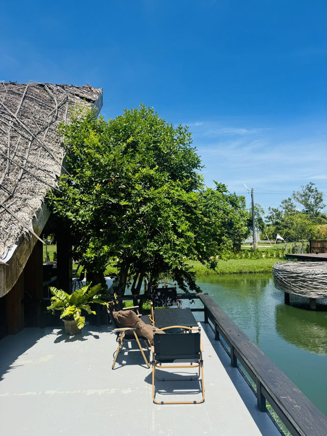 นั่งกินข้าววิวทะเล ที่ขนำริมเล พัทลุง วิวหลักล้าน