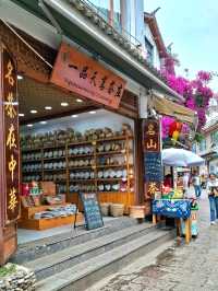 A STROLL THROUGH SHUANGLANG ANCIENT HEART