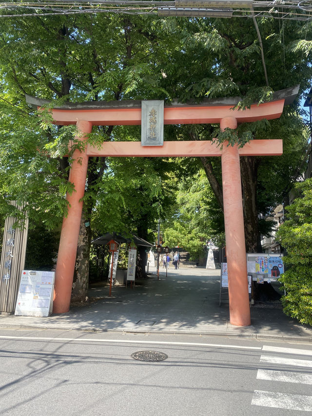 【東京都神楽坂🇯🇵赤城神社】有名な建築家がデザイン☺️おしゃれな雰囲気のパワースポット