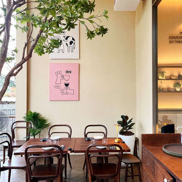 ร้านดินเนอร์สุด Cozy ย่านประดิษฐ์มนูธรรม