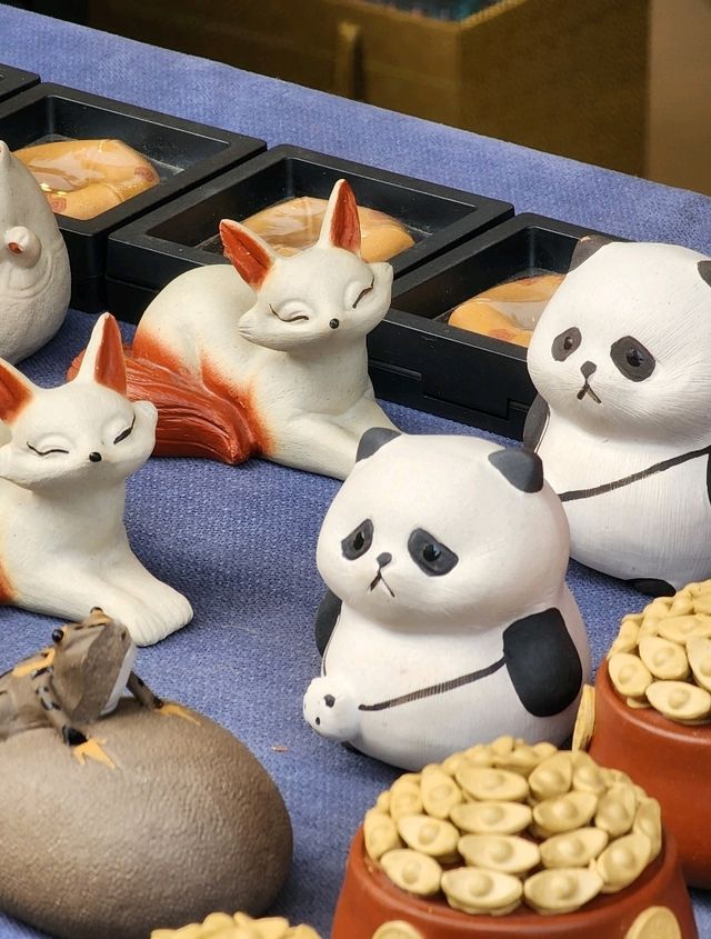 청두의 아이콘, 판다와 레서판다 디자인의 매력