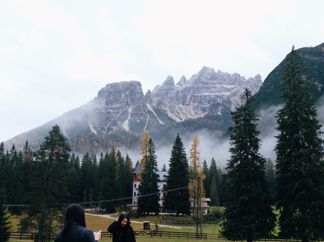 แวะเดินเล่นที่หมู่บ้าน Cortina d'Ampezzo - Dolomit