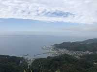 【鋸山｜のこぎりやま｜千葉県富津市】 スリル満点！“地獄のぞき”と絶景が楽しめる、房総半島の人気スポット