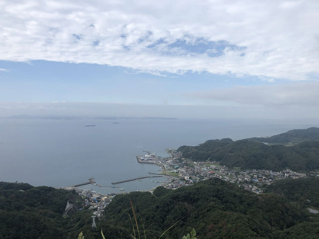 【鋸山｜のこぎりやま｜千葉県富津市】 スリル満点！“地獄のぞき”と絶景が楽しめる、房総半島の人気スポット