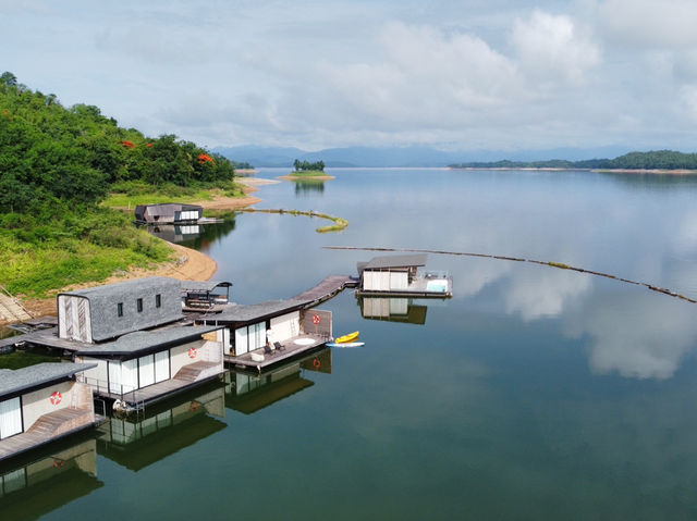 Z9 resort แพลอยน้ำสุดหรู ใกล้ชิดธรรมชาติ