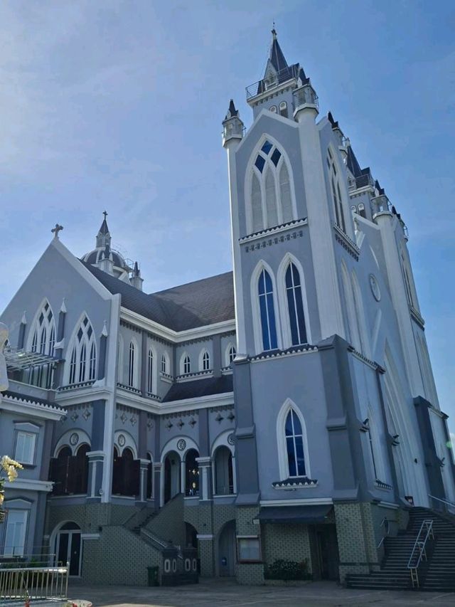 🛕ที่เก่าแก่ Duong Dong Catholic Church