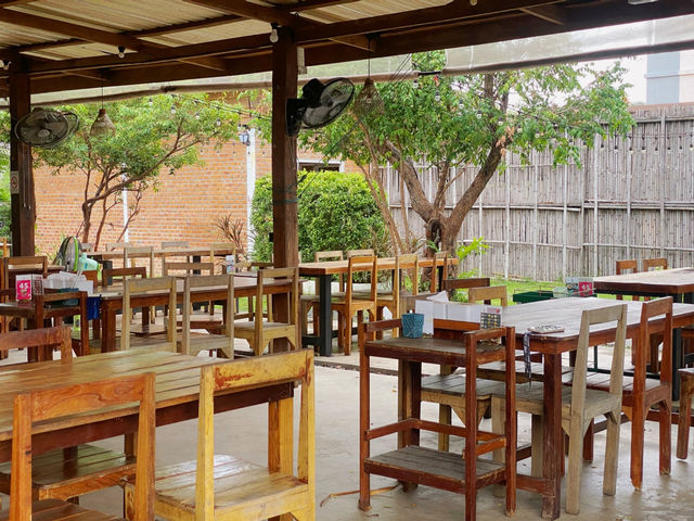 ร้านอาหารลาบเป็ดคนลือ สาขาโนนหงษ์ทอง