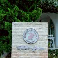 รีสอทร์ & คาเฟ่ กระต่าย กลางภูเขา สวนผึ้ง
