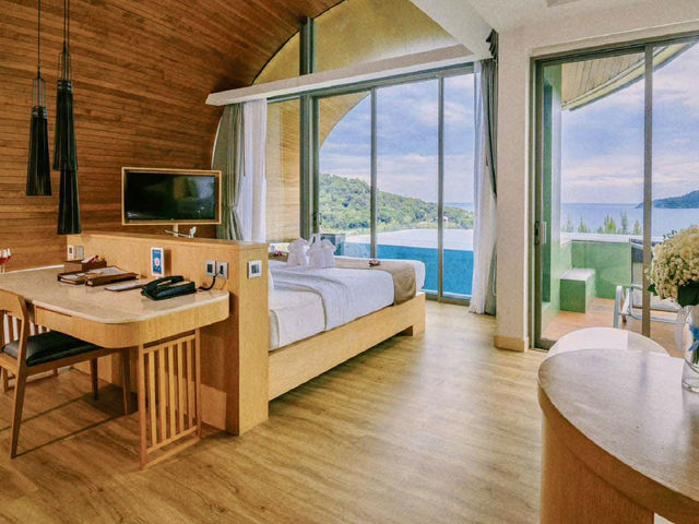 Crest Resort & Pool Villas Phuket