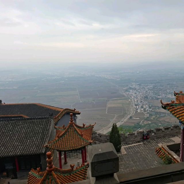 Temples, Cliffs, and “Wait, Is This Real?” Moments