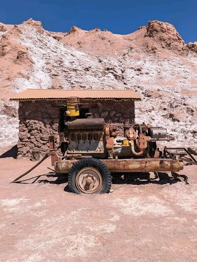 Valle de la Luna – Chile’s Otherworldly Desert Wonderland