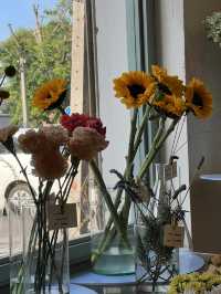 ☕️ Flowers in the Mist Cafe (ปากคลองตลาด)