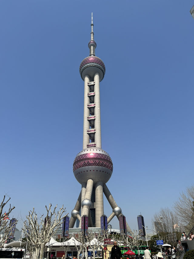 For a picture-perfect view of the Oriental Pearl Tower