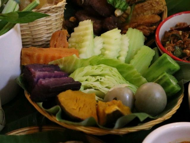 เที่ยวน่านต้องแวะ! เฮือนภูคา อาหารเหนือรสเด็ด