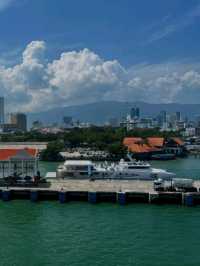Singapore:🚢✨ Ovation of the Seas – Luxury Meets Adventure at Sea! 🌊🌏