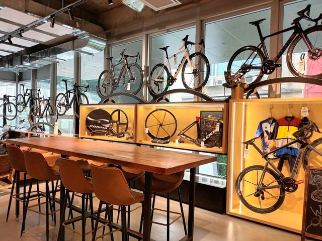 潛藏在單車店內的cafe