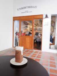 Unbirthday cafe : คาเฟ่สุดฮิตย่านสุขุมวิท