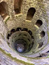 【レガレイラ宮殿（Quinta da Regaleira）｜シントラの“魔法の庭園と謎めく宮殿”】
