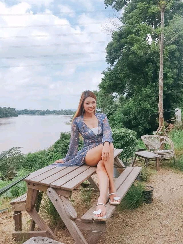 RAVI RIVA CAFE กาญจนบุรี