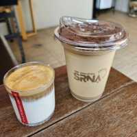 SRNA. Cafe ที่เรียบเท่แต่แอบอบอุ่น