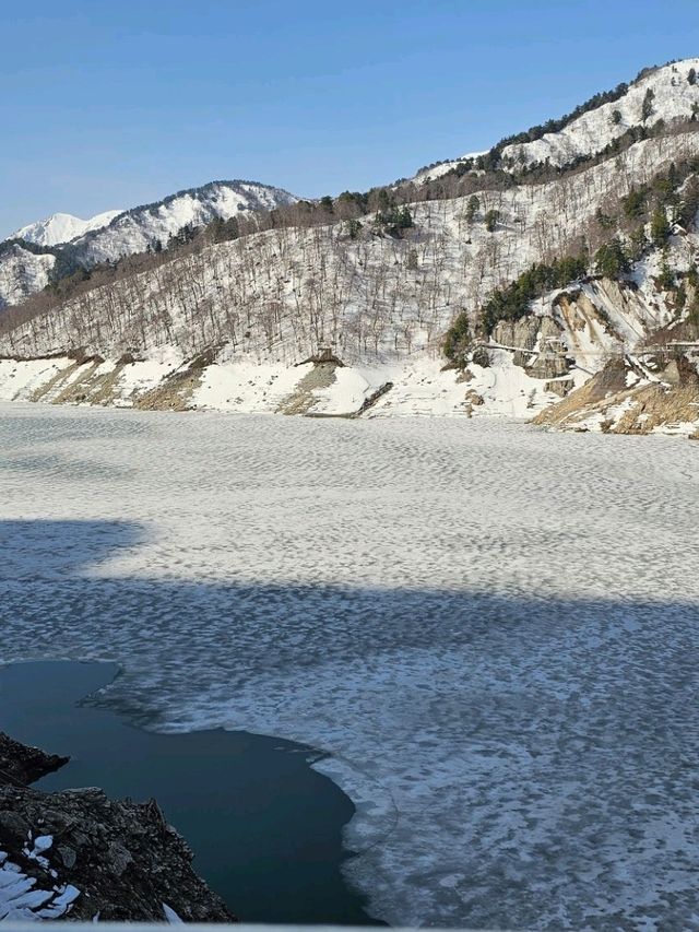 日本｜黑部立山之旅，黑部湖融雪時分