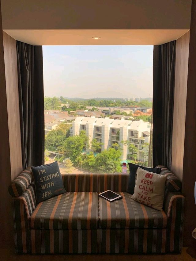 “Urban Comfort with a Chic Touch”