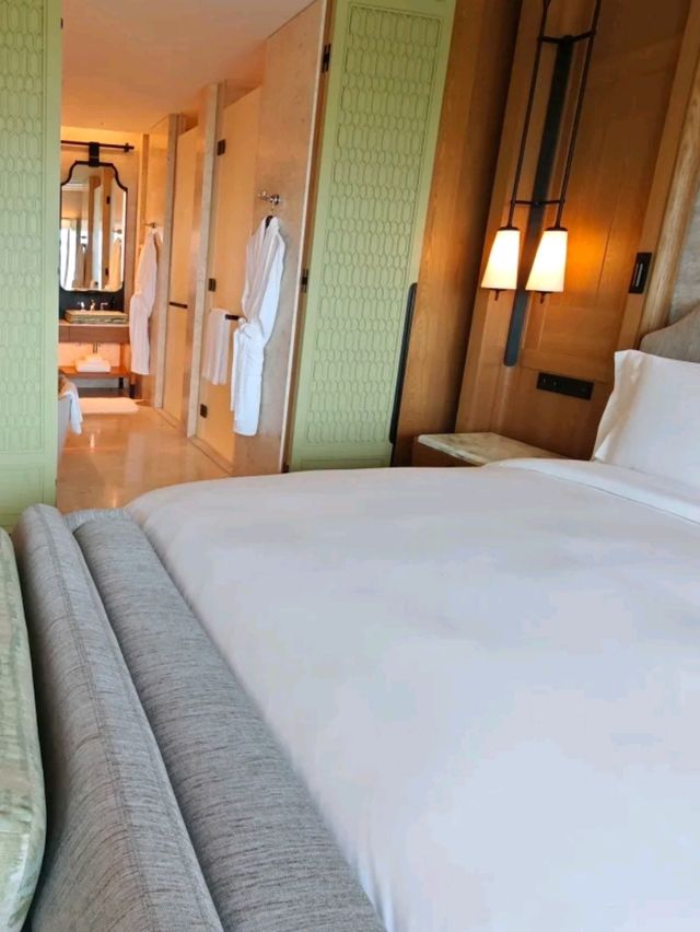 Dusit Thani Bangkok- Best Luxury Hotel 