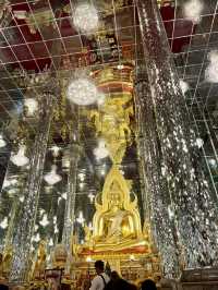 วัดท่าซุง อลังการโบสถ์แก้ว สายบุญต้องห้ามพลาด!