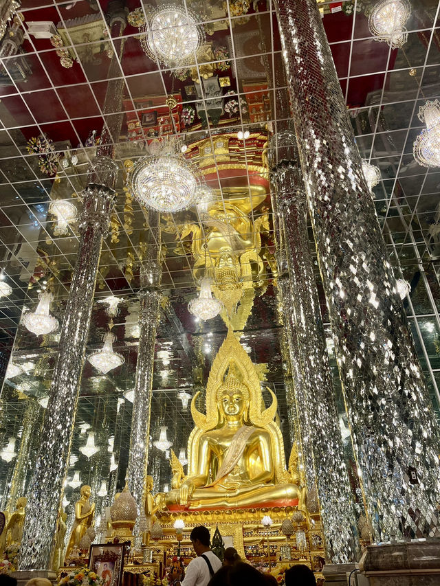วัดท่าซุง อลังการโบสถ์แก้ว สายบุญต้องห้ามพลาด!