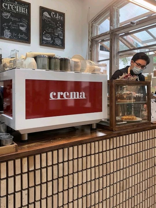 While Crema Coffee