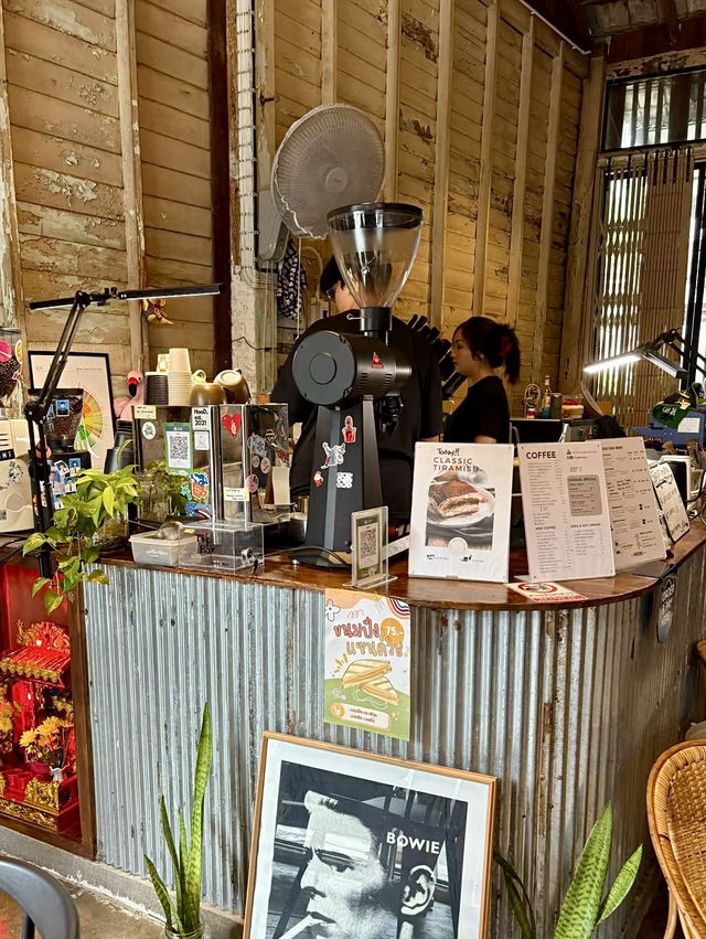 HooD CAFE คาเฟ่สไตล์เรโทรหาดใหญ่